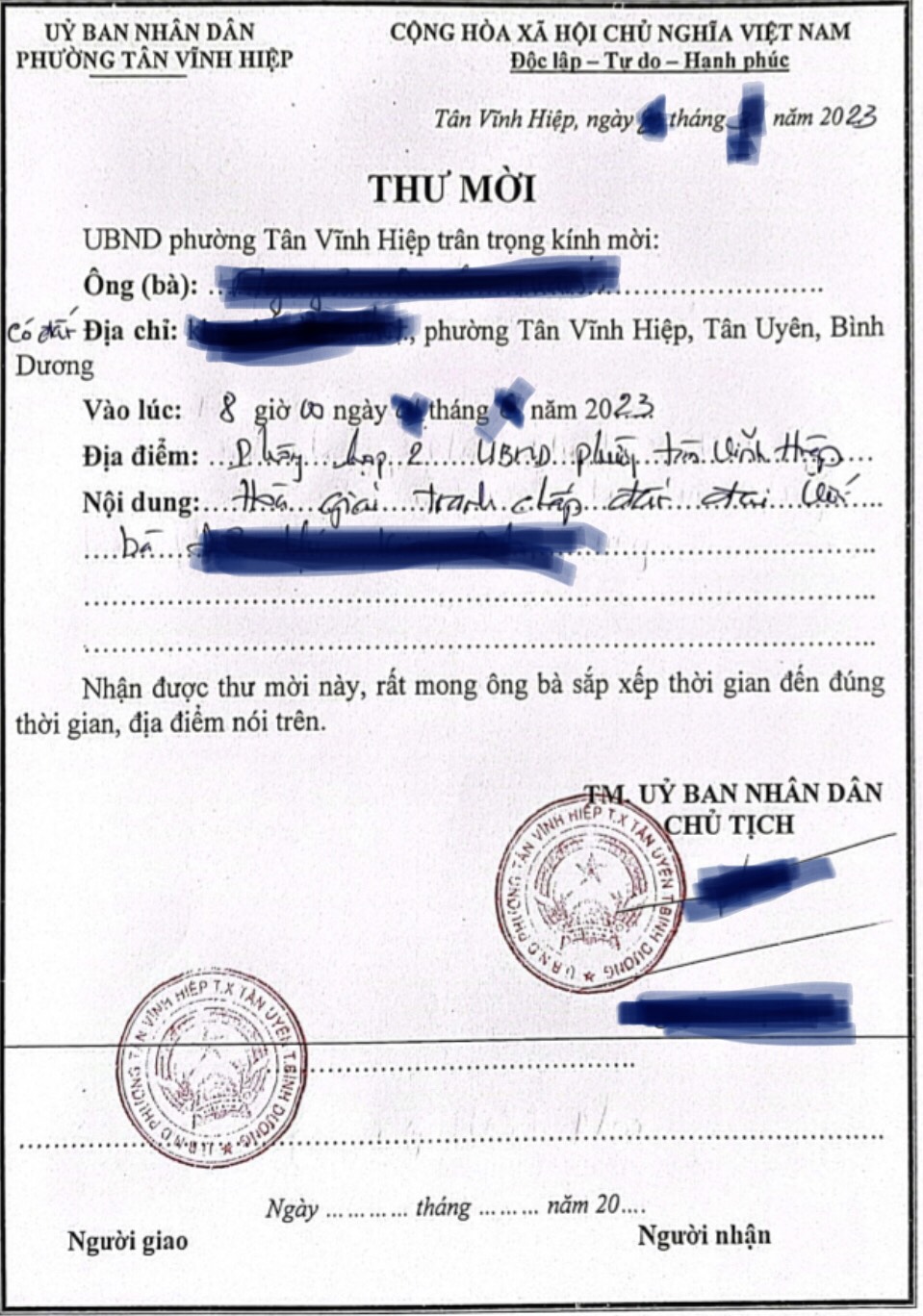 Luật sư Thông tham gia một buổi hòa giải tranh chấp đất đai tại thành phố Tân Uyên, Bình Dương